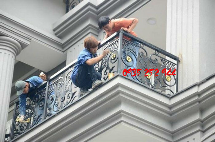 Cầu thang mỹ thuật giá rẻ