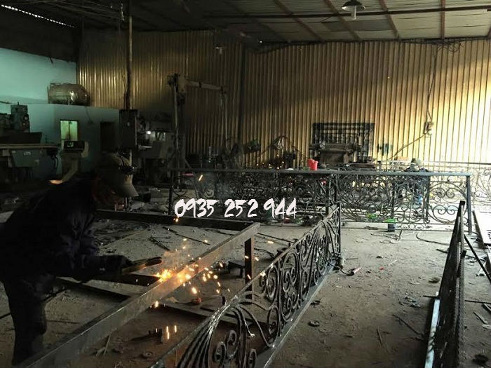 Cầu thang nghệ thuật giá rẻ
