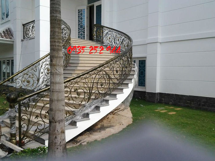 Cầu thang sắt mỹ nghệ Đà Nẵng
