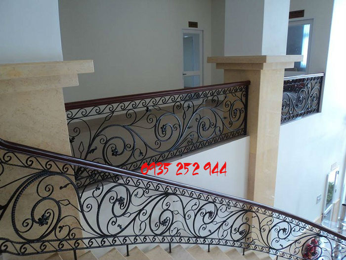 Cầu thang sắt mỹ nghệ đẹp Đà Nẵng