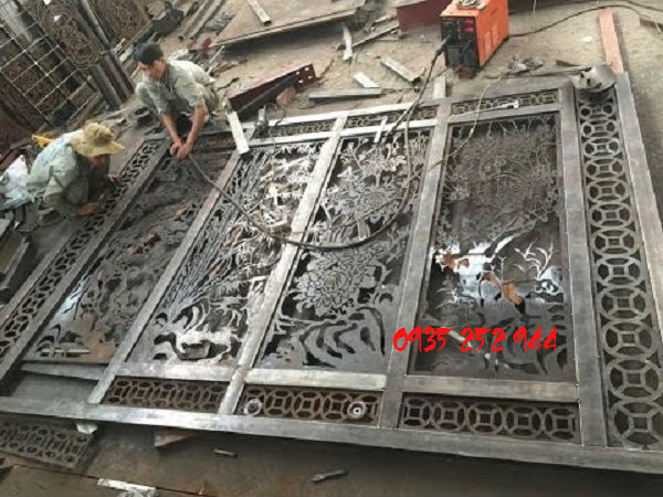 Mẫu cổng sắt mỹ thuật đẹp Đà Nẵng