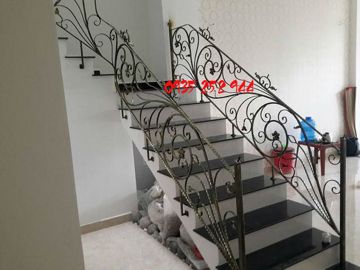 Thi công cầu thang sắt nghệ thuật