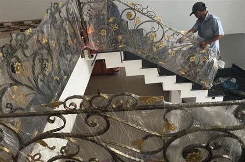 Làm cầu thang sắt đẹp tại Đà Nẵng giúp “hút tài lộc” vào nhà