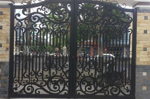 Công thức làm cửa cổng sắt “đẹp quên sầu” tại Đà Nẵng